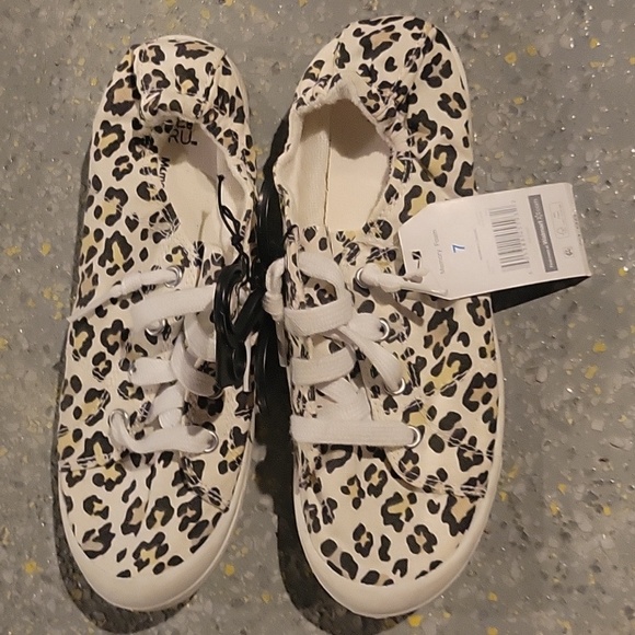 Womans shoes size 7 nwt - Picture 3 of 3